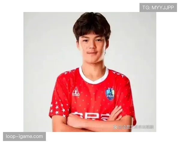 黄潜控球表现惊艳再获赞，冲击更高荣誉成焦点