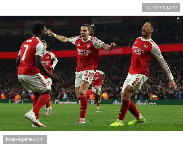 阿森纳在英超联赛中表现稳健，成功锁定四强席位